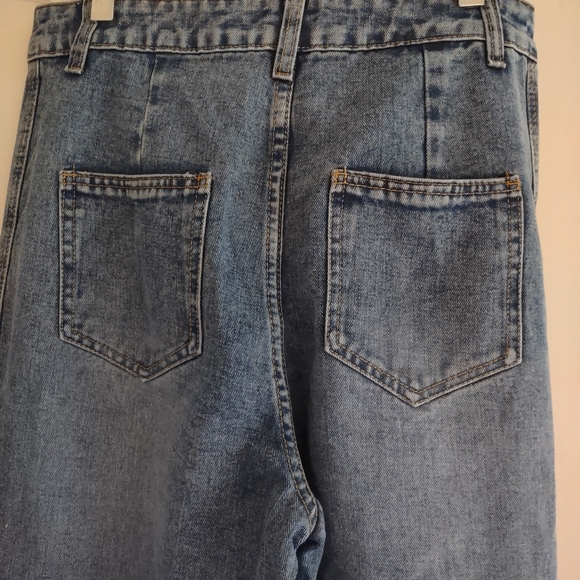 Jeans - Picture 2 of 4